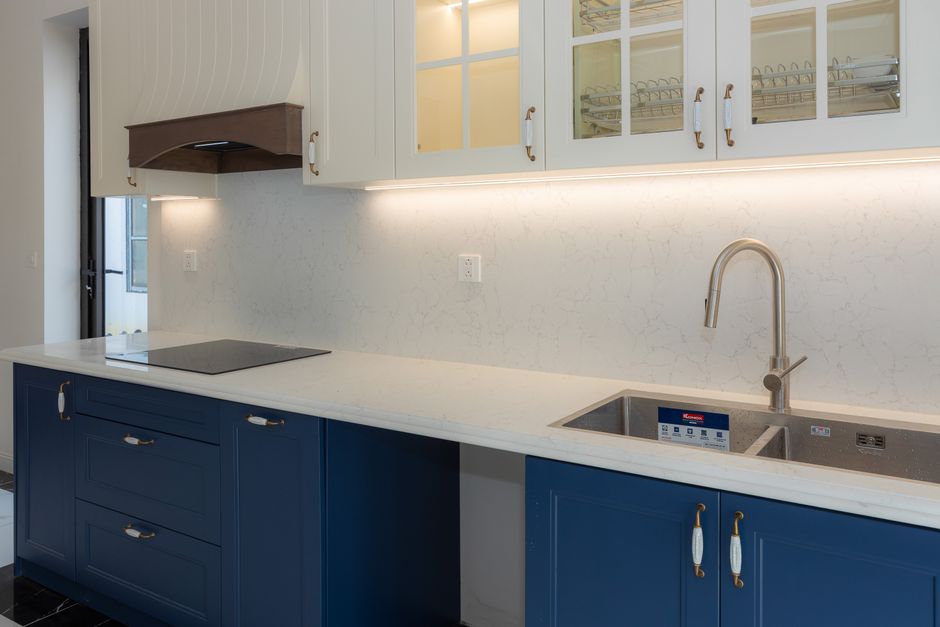 Elegant cabinet hardware and handles