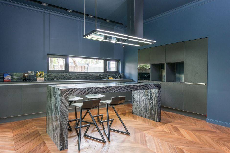 Modern kitchen island design and layout